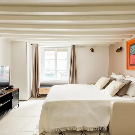 Apartment Rivoli Vieille Du Temple With Ac