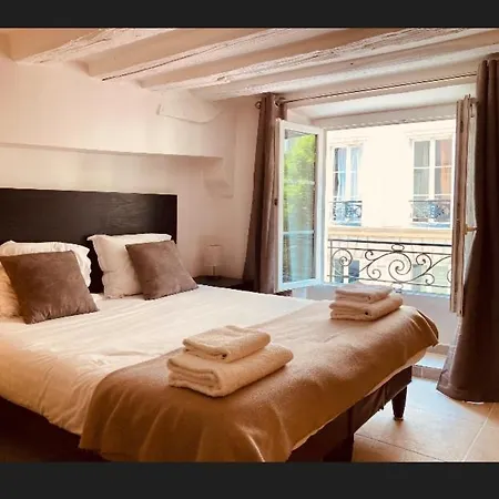 Rivoli Vieille Du Temple With Ac Paris